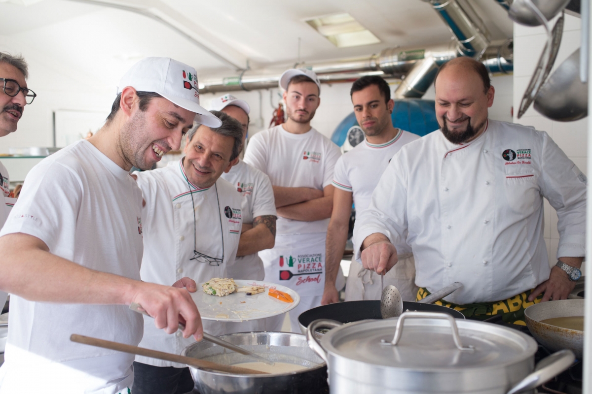 AVPN - Course of deep-fried neapolitan food