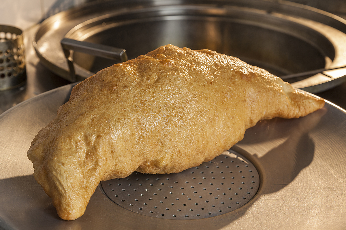 Course of Fried Pizza and deep-fried neapolitan food