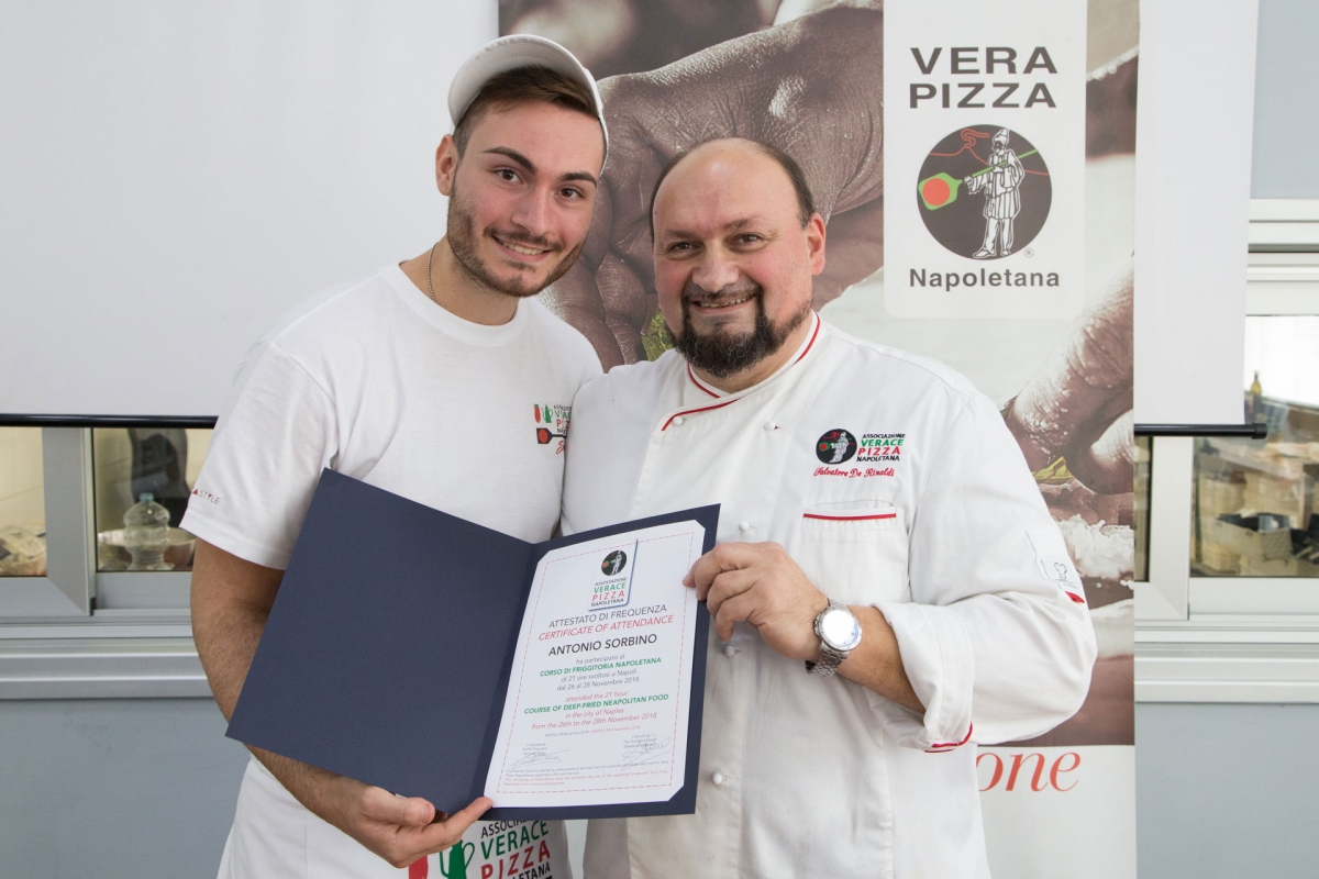 AVPN - Course of deep-fried neapolitan food