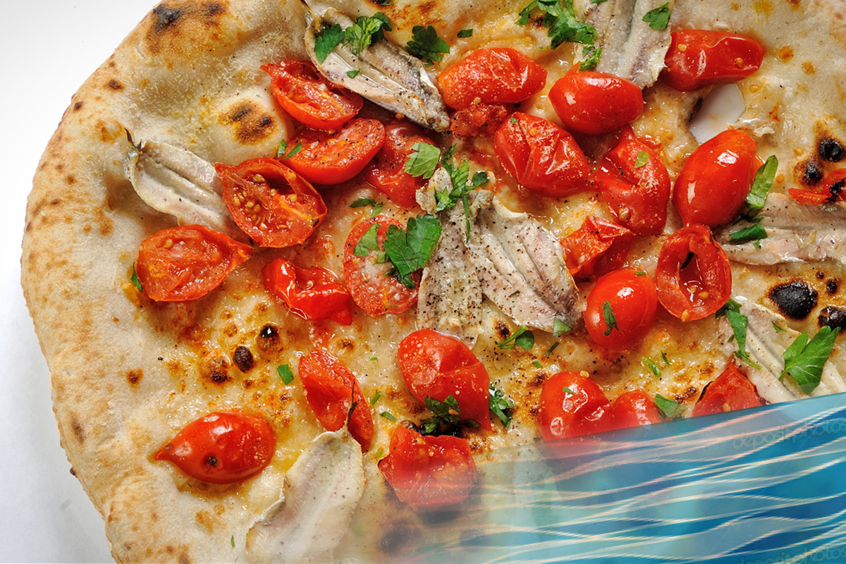 Neapolitan Pizza with sea water salt