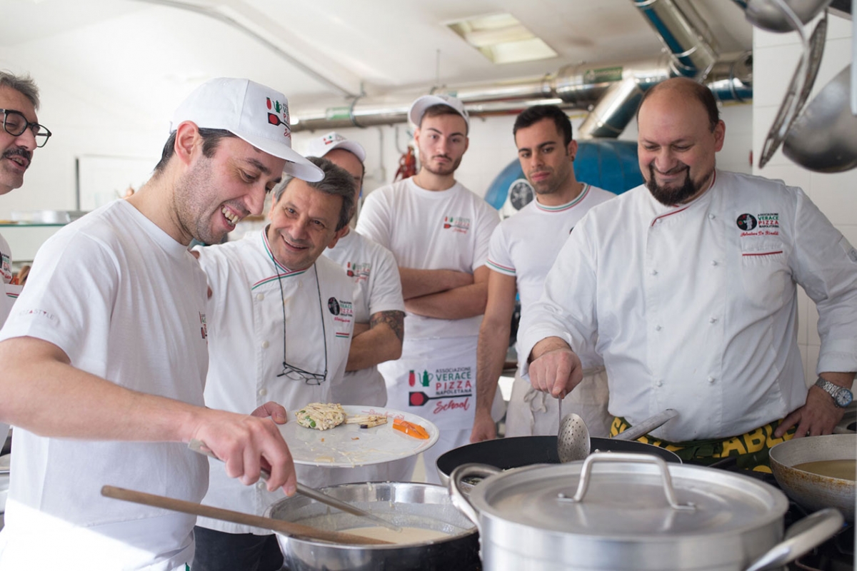 Course of deep-fried neapolitan food