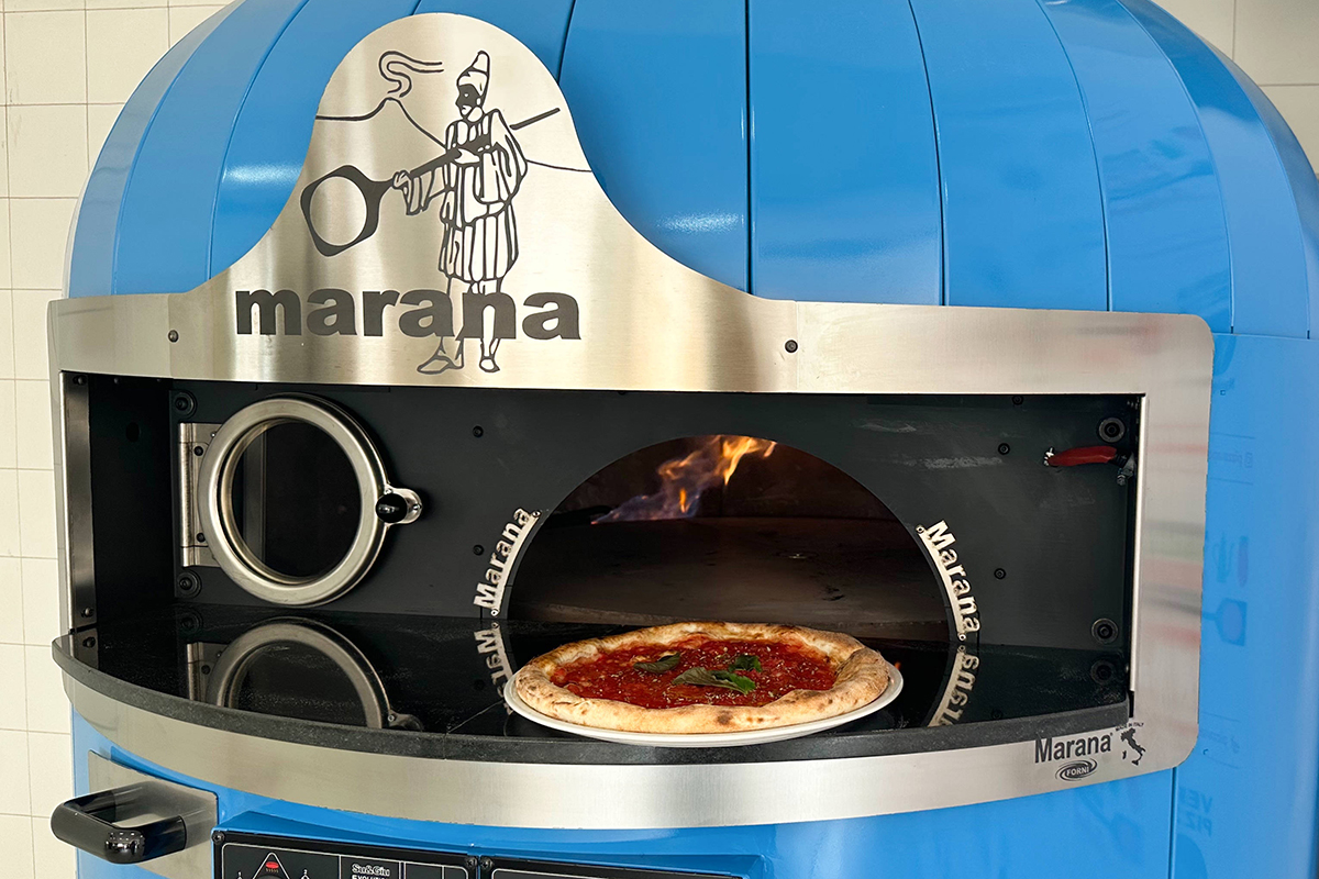 AVPN approves rotating pizza oven “Marana Rotoforno SU&GIU”. Antonio Pace said: An important technological support to the craftsmanship of the baker.