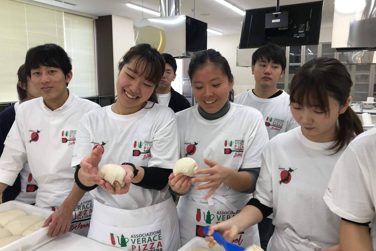 立命館大学食マネジメント学部での真のナポリピツッア