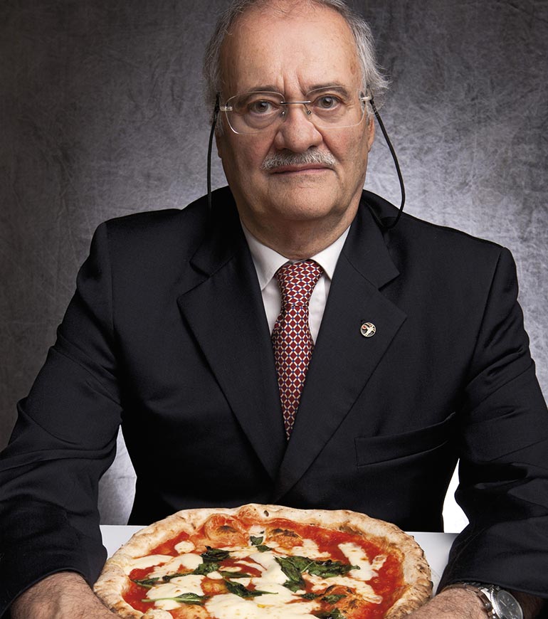 AVPN - Il direttivo e i suoi membri che diffondono la pizza ...